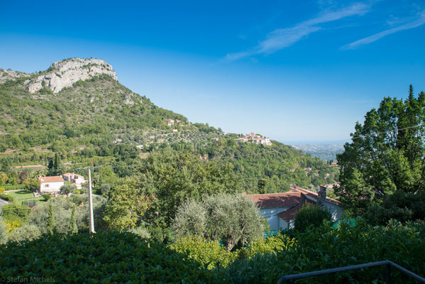 Blick von unserer Terrasse auf Vence und Nizza.