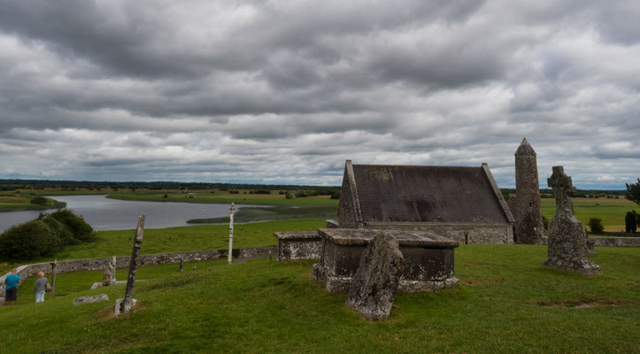 Clonmacnoise ist ohne Zweifel eines der bekanntesten Klöster Irlands.