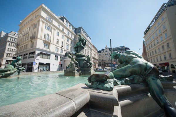 Im Herbst 1956 nahm Wien viele Ungarn auf, die nach dem gescheiterten Aufstand gegen das kommunistische Regime nach Westen geflohen waren. 