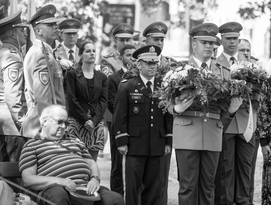 Am Ende des Ersten Weltkriegs gelangte die Stadt durch Beschluss der Alliierten zu der 1918 neu gegründeten Tschechoslowakei, trotz gegenteiligen Willens der Bevölkerung.