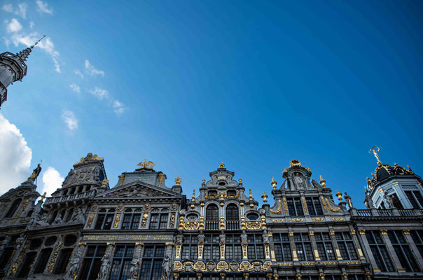 Grand Place- neben dem gotischen Rathaus und seiner geschlossenen barocken Fassadenfront gilt er als einer der schönsten Plätze Europas