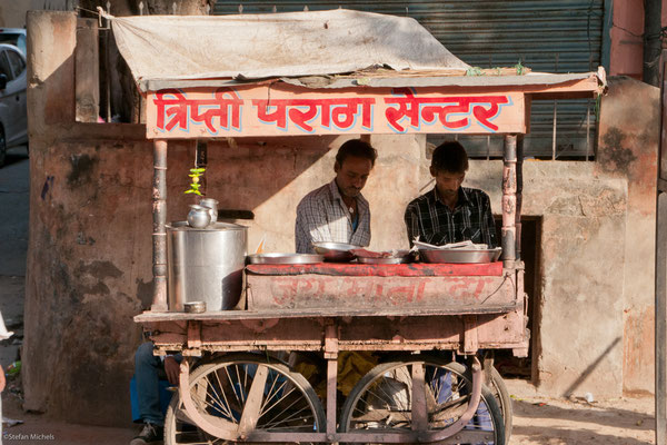 Chaiwallahs in Jaipur, Rajasthan