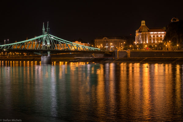 Die Freiheitsbrücke.