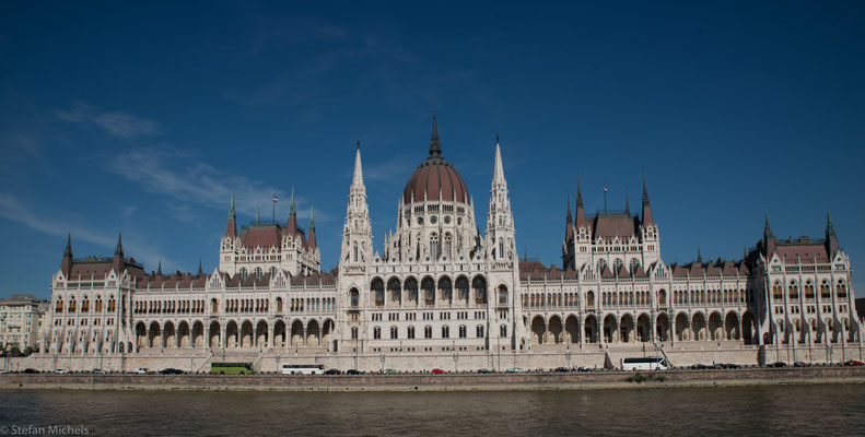 Die  Budapester U-Bahn ist eine der ersten elektrischen U-Bahnen der Welt und nach der London Underground eine der ältesten weltweit.