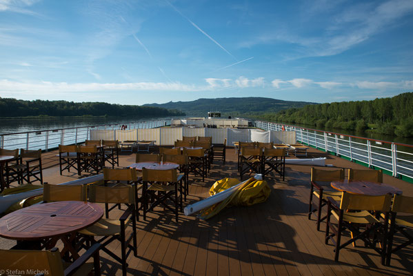 Das Sonnendeck mußte bei Brückenunterfahrungen und Schleusendurchfahrten geräumt werden.