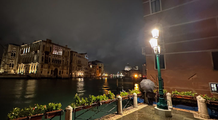 Am Guidecca Canal