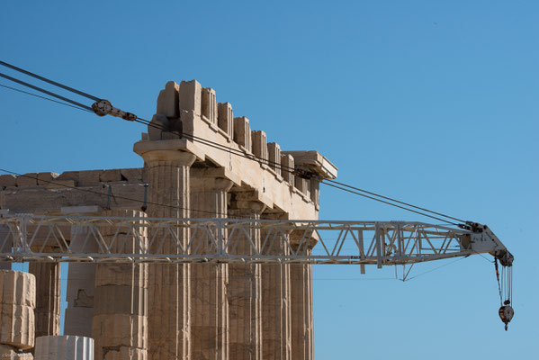 Nach der Eroberung durch die Osmanen 1456 wurde der Parthenon zur Moschee umfunktioniert und ein Minarett angebaut