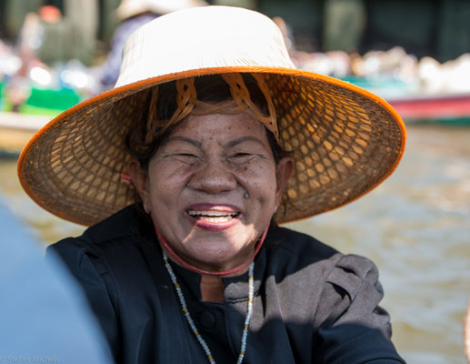 Als Khlong werden die Kanäle bezeichnet, die in der Zentralebene Thailands als Transportweg dienen.