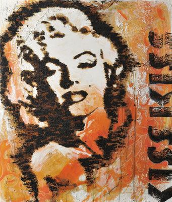 KISS KISS; Sand, Rost, Stoff und Acryl auf Leinwand, 105x125 cm