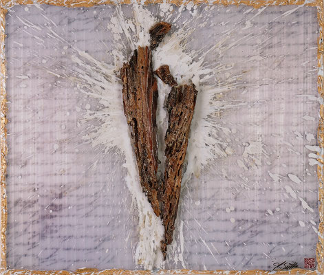 EINANDER ZUGENEIGT; Borkenkäferholz, Blattgold, Plexiglas, Papier, Acryl, 77x90x7,5 cm
