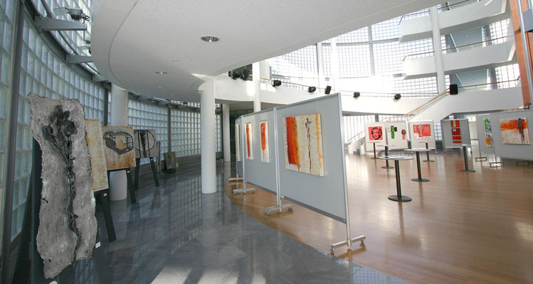 Ausstellung in der  Rotunde der Salzburg AG