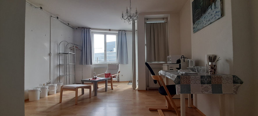 Linz Urfahr Österreich Donaublich Appartement wohnen mieten Wohnung Kurzzeitwohnen AirBnB Garconniere Unterkunft Arbeit Beruf Saison Zimmer Monteurzimmer