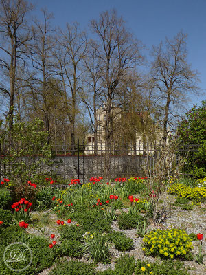Frühlingsszenarien 1-17 / Frühlingsgarten der Villa - Bild 1 - © by Pelz Kreativ 2019