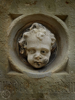 Kinderskulptur am Brunnen vor der Königlichen Villa - Copyright by Pelz 2018