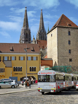 Exponattitel: Frühlingsveilchen 1-7 / Nr. 3 - Auf geht´s zur Stadtrundfahrt - © by Pelz Kreativ 2019 