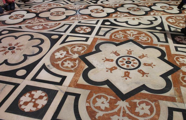 Fußbodenmosaik