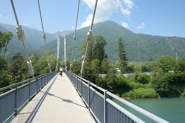 Brücke über den Fluss Toce