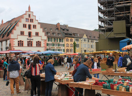 Wochenmarkt auf dem Münsterplatz