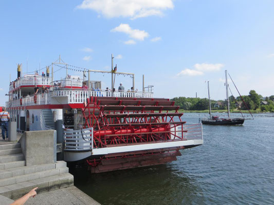 Schaufelraddampfer auf der Schlei