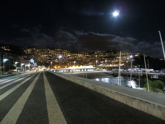 Vollmond über Funchal