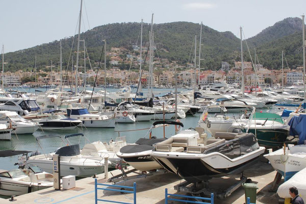 Tolle Yachten liegen im Hafen von Port de Andratx
