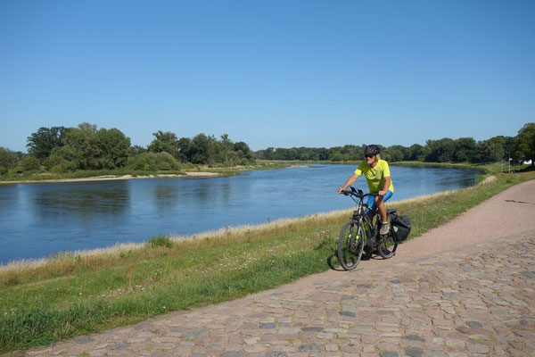 Elbradweg