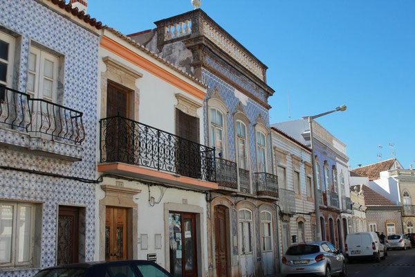 Tavira - überall gekachelte Häuser