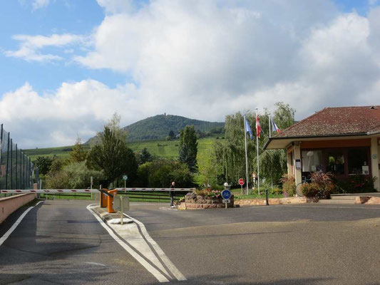 Einfahrt zum Campingplatz