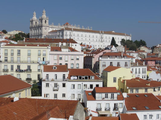 Blick auf Alfama - die Altstadt