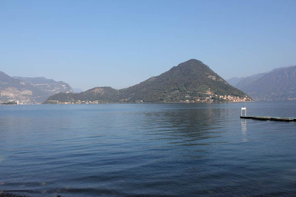Insel Monte Isola - auf dem höchsten Punkt liegt die Kirche