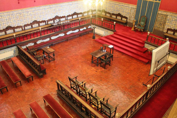 Sala dos Capelos - In diesem einstigen Thronsaal finden heute die Verteidigung der Doktorarbeit und feierliche Gegebenheiten statt.