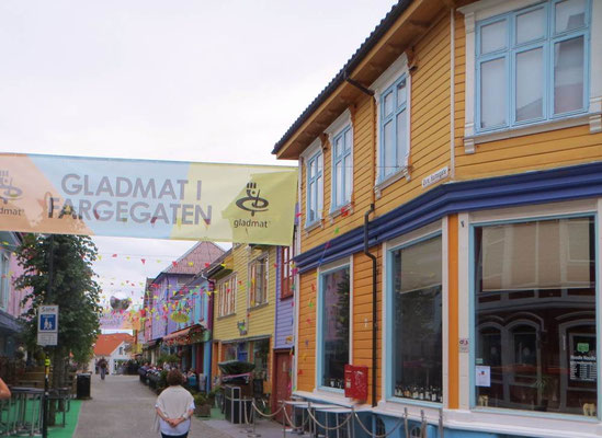 Ovre Holmegate - farbenfreudige Fassadengestaltung in der Altstadt