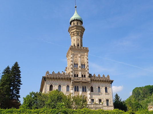 Orta San Giulio - dieser Prachtbau ist ein Hotel - Villa Crespi