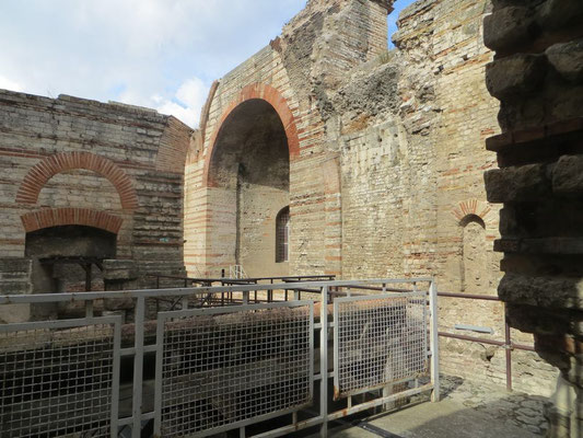 Les Thermes de Constantin - altes römisches Bad