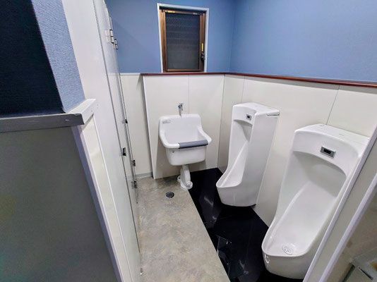 イクメンリフォームによる愛知県名古屋市の会社のトイレの激安リフォーム