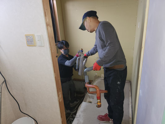 愛知県一宮市のユニットバスの激安リフォーム中！