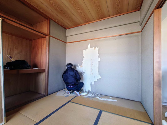 愛知県名古屋市の分譲マンションの激安壁紙張替え中！