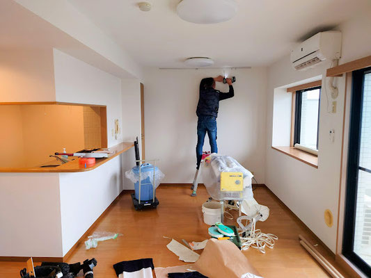イクメンリフォームによる愛知県江南市の賃貸マンションの激安リフォーム中！