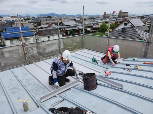 イクメンリフォームによる岐阜県岐阜市の住宅の屋根の板金工事
