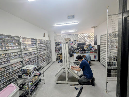 カードショップの店舗改装工事の売り場
