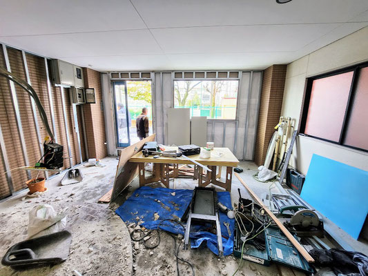 イクメンリフォームによる岐阜県岐阜市の「トリミングサロン」の激安改装工事中！