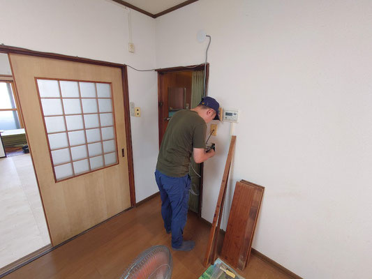 イクメンリフォームによる岐阜県瑞穂市の中古住宅の激安リフォーム中！