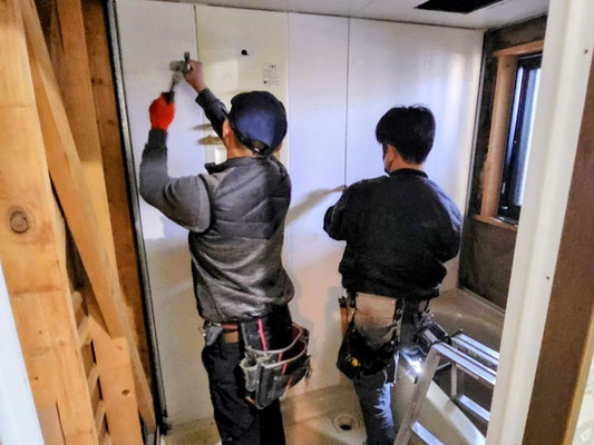 イクメンリフォームによる岐阜県本巣市の住宅のユニットバスの激安リフォーム中！