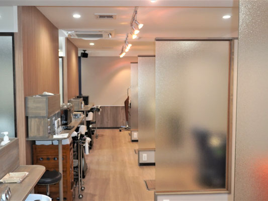 イクメンリフォーム施工による岐阜県本巣市の美容室「RYUKO」の新店舗の内部