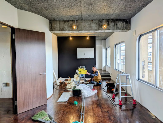 イクメンリフォームによる愛知県名古屋市の賃貸マンションの激安クロス張替え