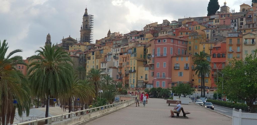 Arrivée à Menton par le bord de mer