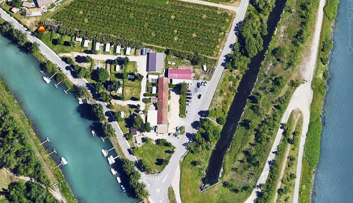 Campement dans la pointe gauche du camping des Deux Rives