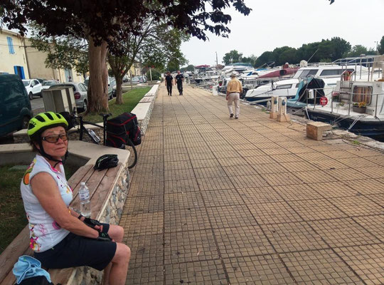 Pause au port fluvial de Gallician