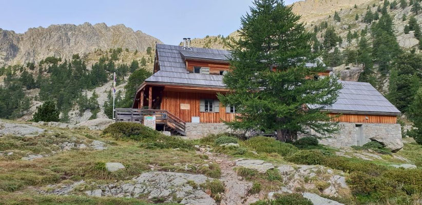 Refuge de Cougourde au petit matin