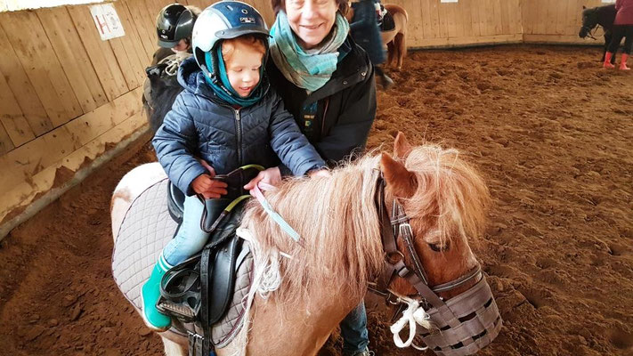 Initiation poney au centre équestre de St Avold
